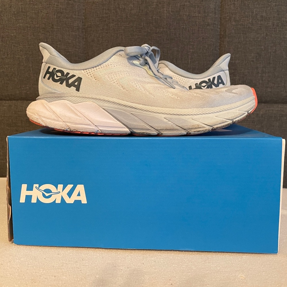 Hoka Womens Arahi 6 shoes